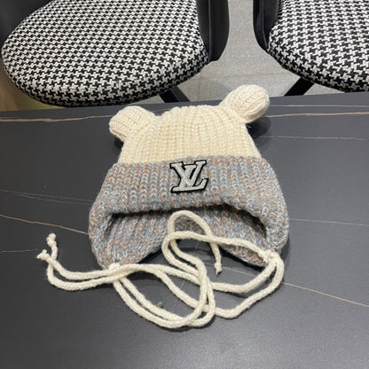 KNITTED BEANIE HAT WITH CUTE EARS IN WHITE MIX GRAY WOOL 403484