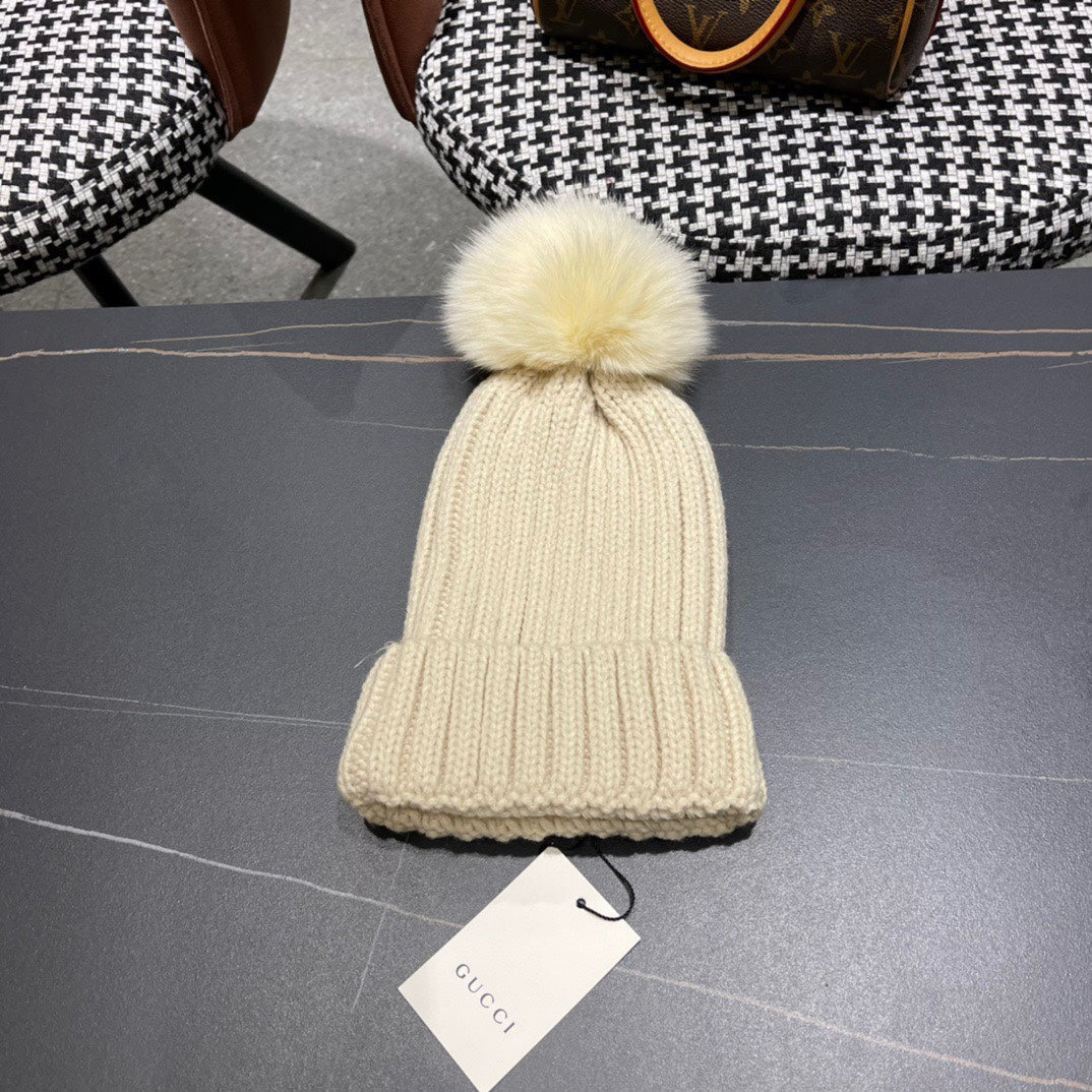 BEANIE HAT IN BEIGE WOOL 403391