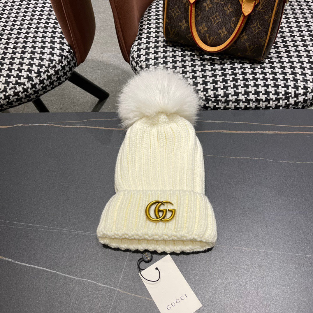 BEANIE HAT IN WHITE WOOL 403393