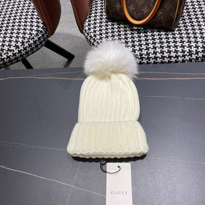 BEANIE HAT IN WHITE WOOL 403393