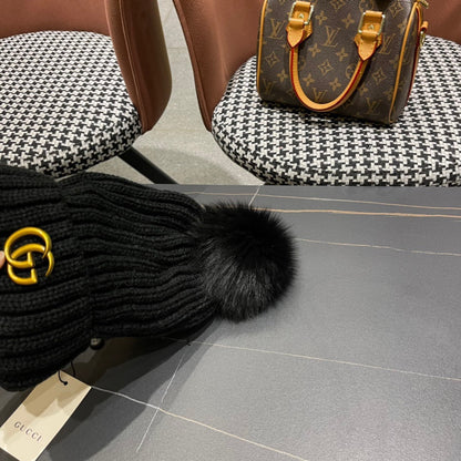 BEANIE HAT IN BLACK WOOL 403394