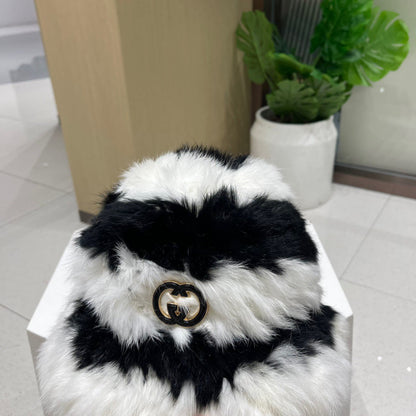 BUCKET HAT IN BLACK MIX WHITE RABBIT FUR 404640