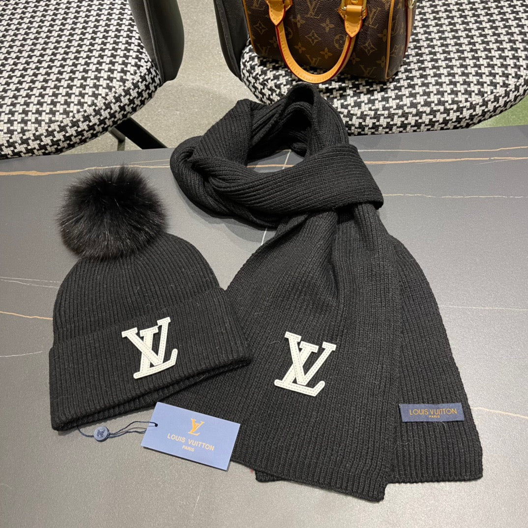 SET SCARF AND HAT IN BLACK WOOL AND FOX FUR 414799