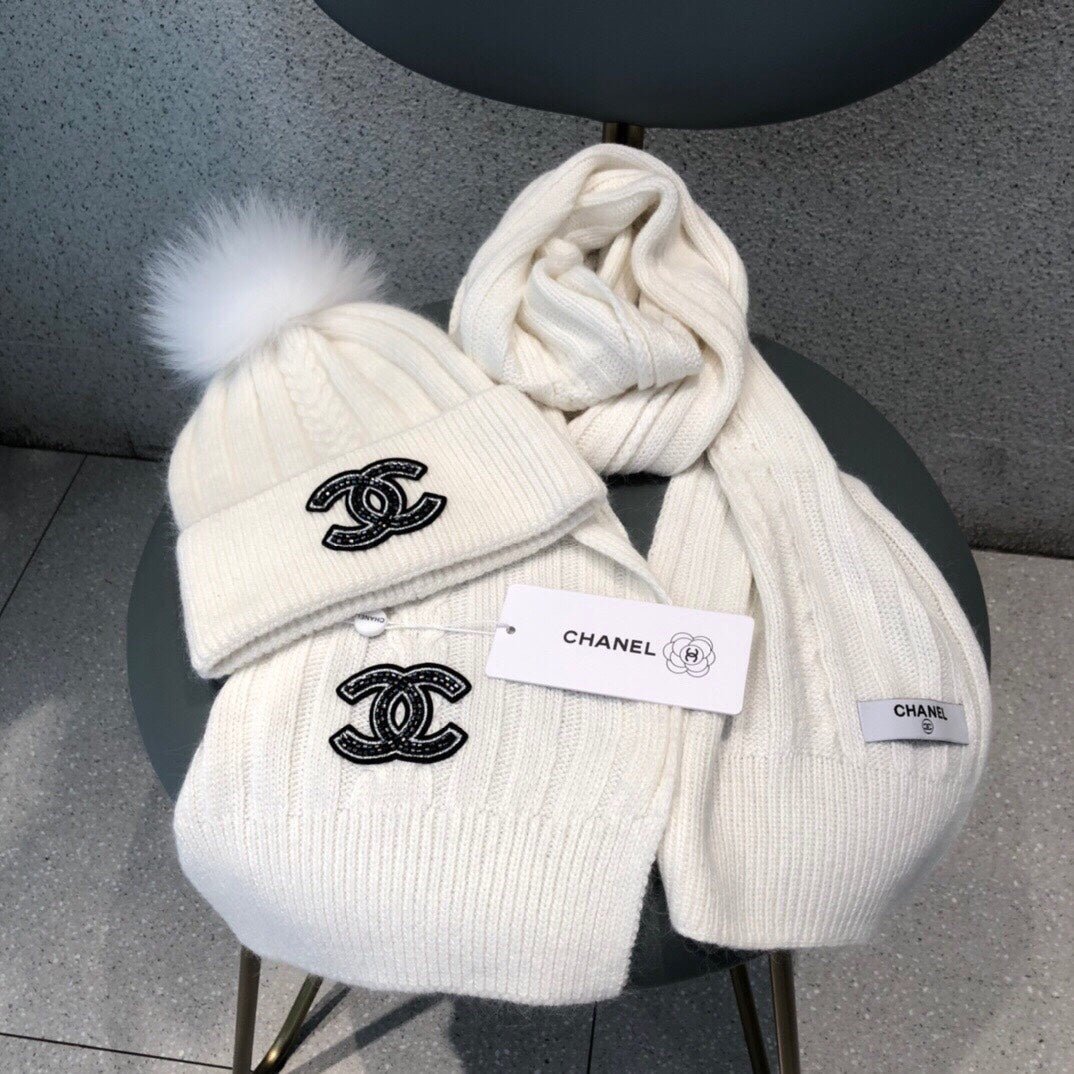 SET SCARF AND HAT IN WHITE WOOL 420820