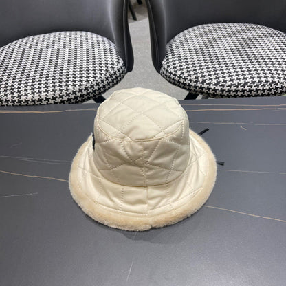 KNITTED BUCKET HAT IN CREAM BEIGE COTTON AND LAMB FUR 420924