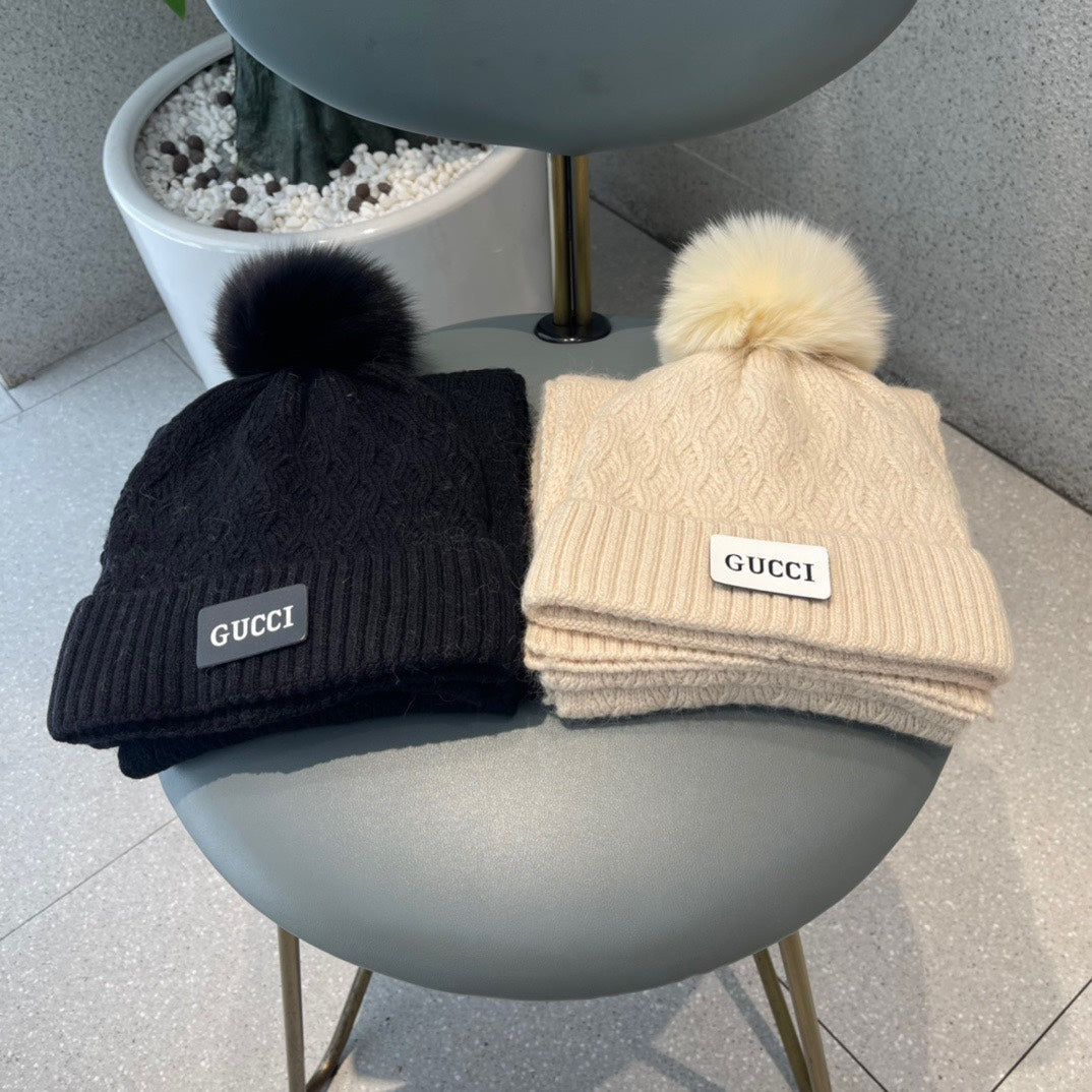 SET SCARF AND HAT IN BLACK WOOL AND FOX FUR 420833