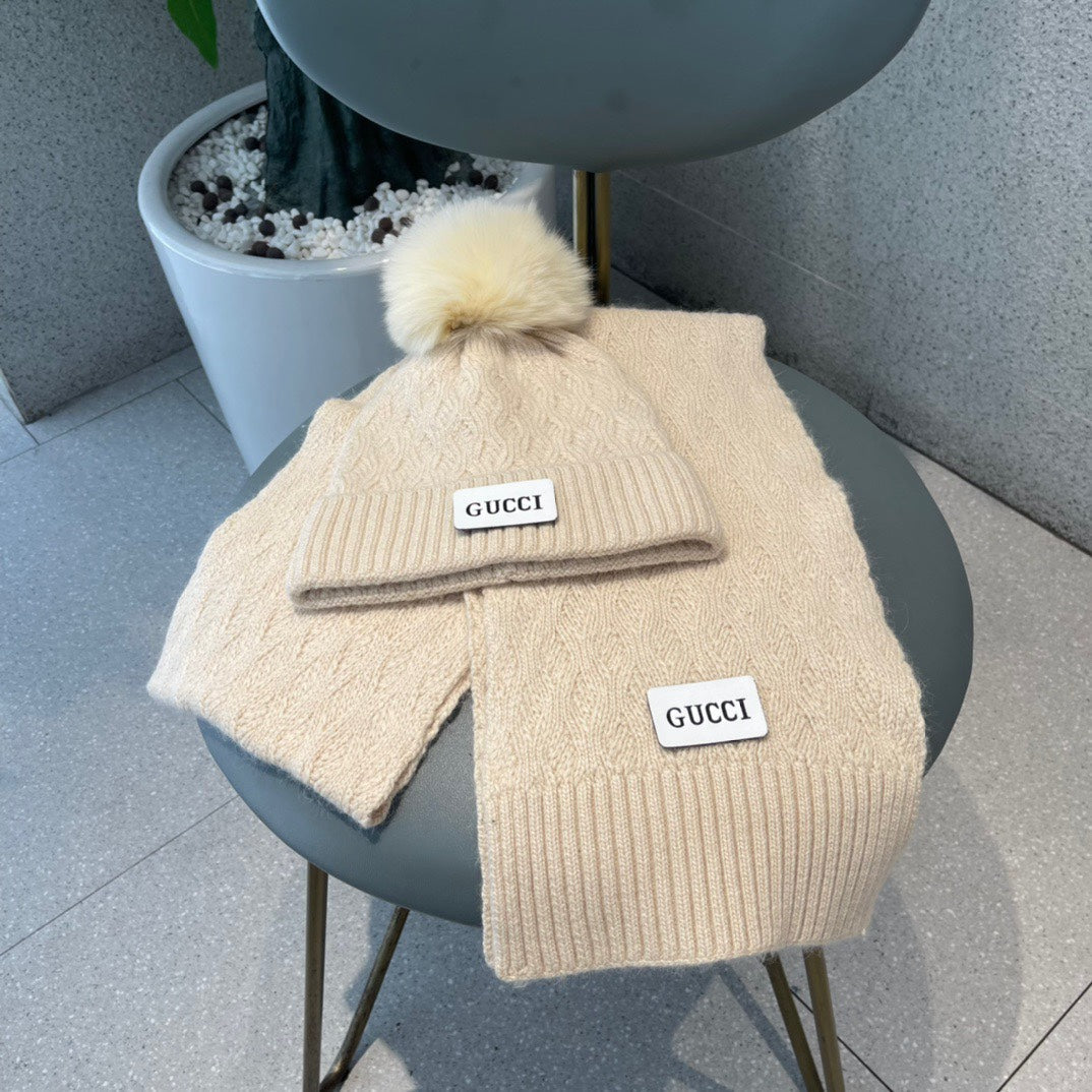 SET SCARF AND HAT IN TUSCAN BEIGE WOOL AND FOX FUR 420834