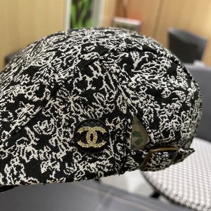BAKER BOY CAP IN BLACK MIX WHITE FABRIC 431519