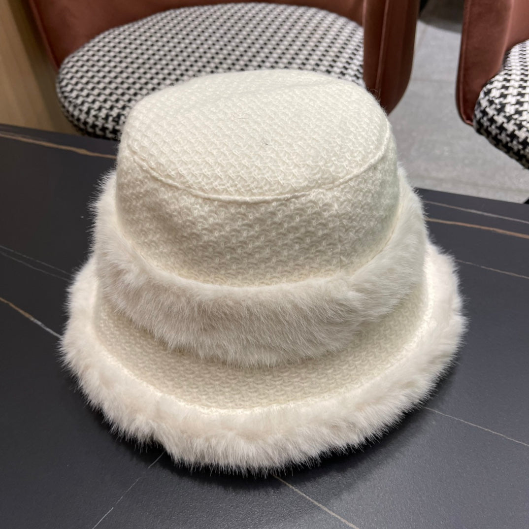 KNITTED BUCKET HAT IN WHITE FABRIC AND RABBIT FUR 431198