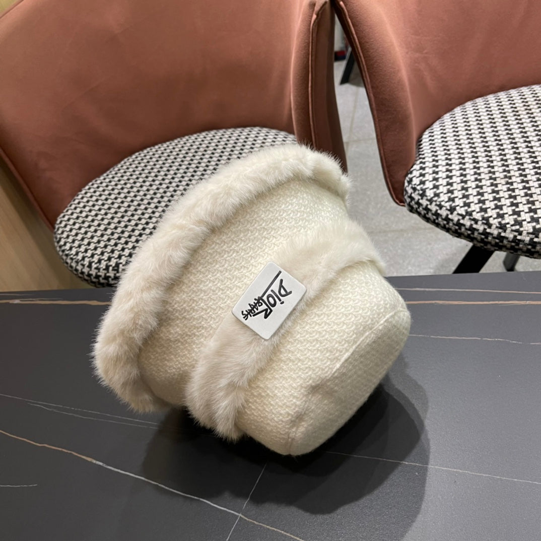KNITTED BUCKET HAT IN WHITE FABRIC AND RABBIT FUR 431198
