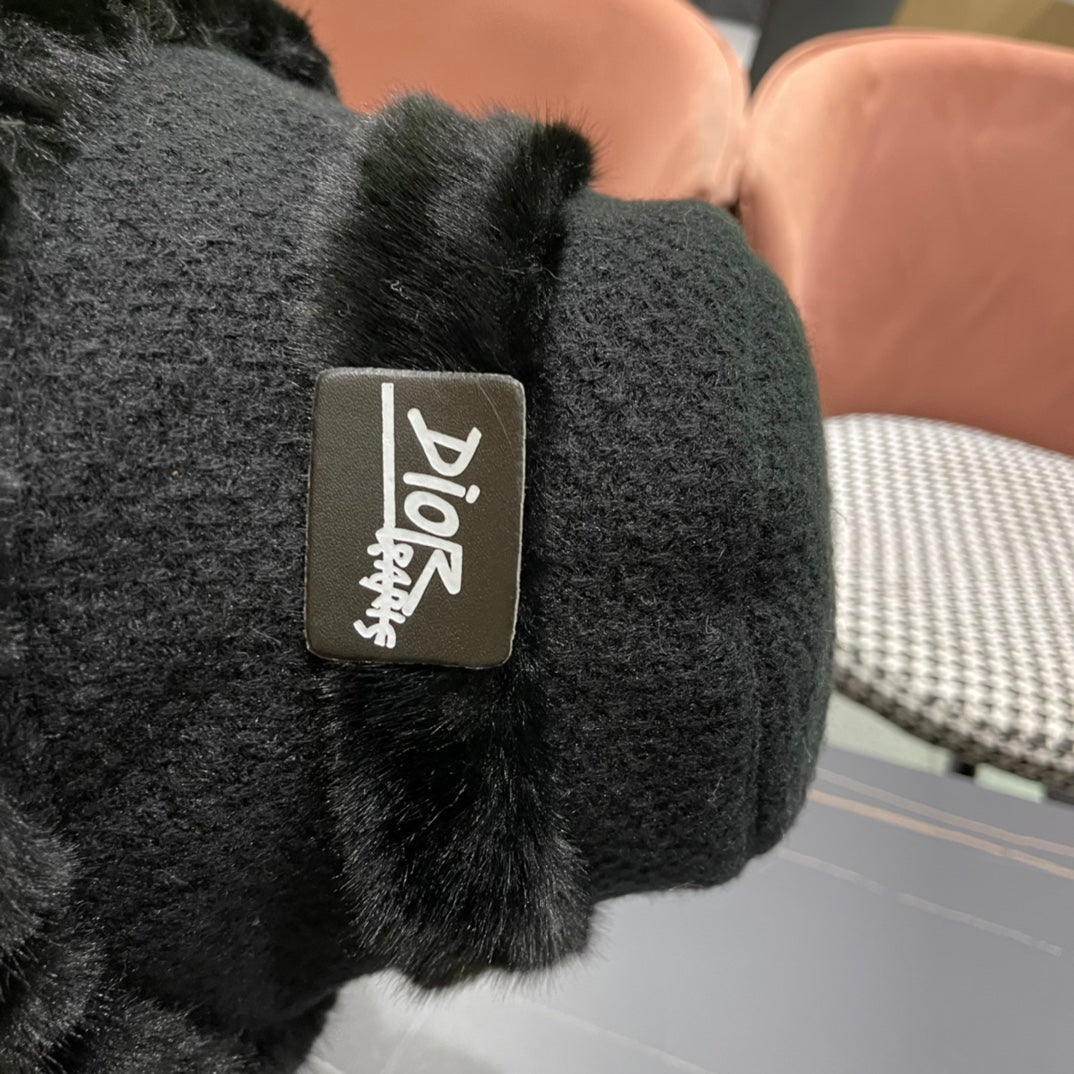 KNITTED BUCKET HAT IN BLACK FABRIC AND RABBIT FUR 431199