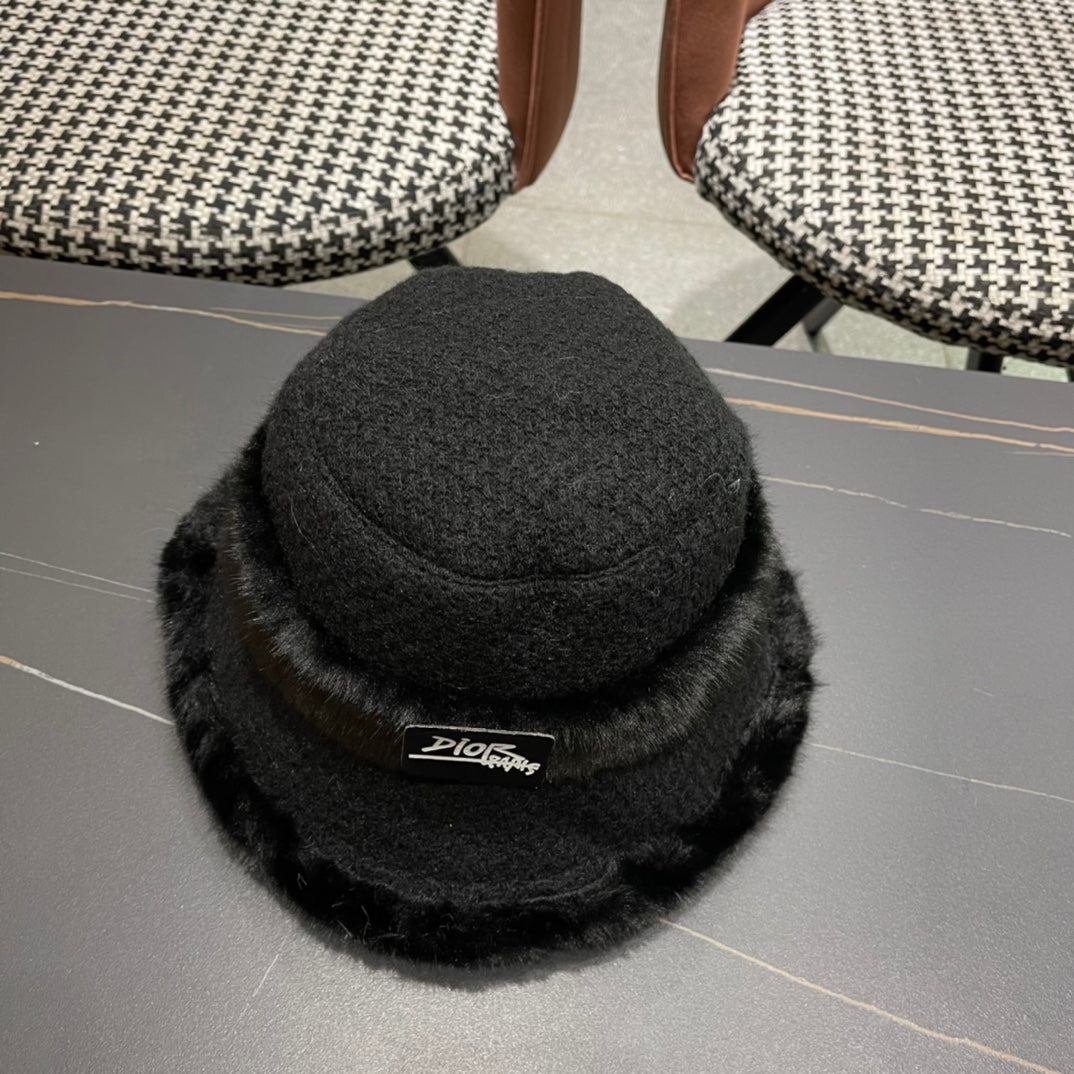 KNITTED BUCKET HAT IN BLACK FABRIC AND RABBIT FUR 431199