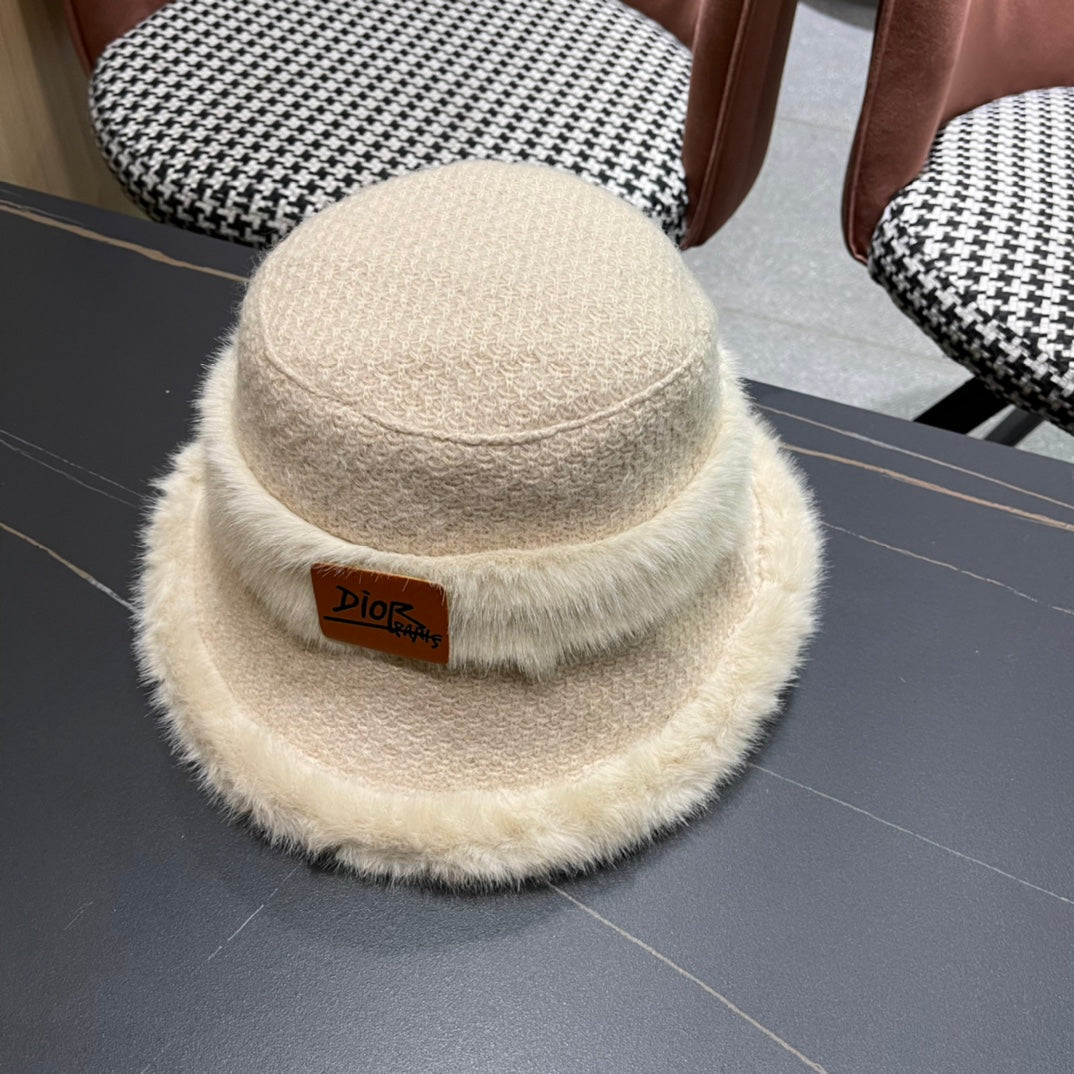 KNITTED BUCKET HAT IN BEIGE FABRIC AND RABBIT FUR 431200