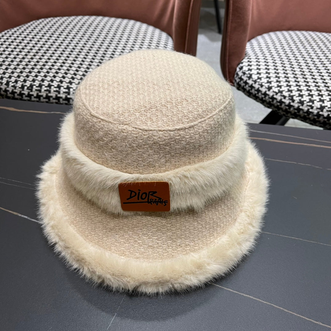 KNITTED BUCKET HAT IN BEIGE FABRIC AND RABBIT FUR 431200