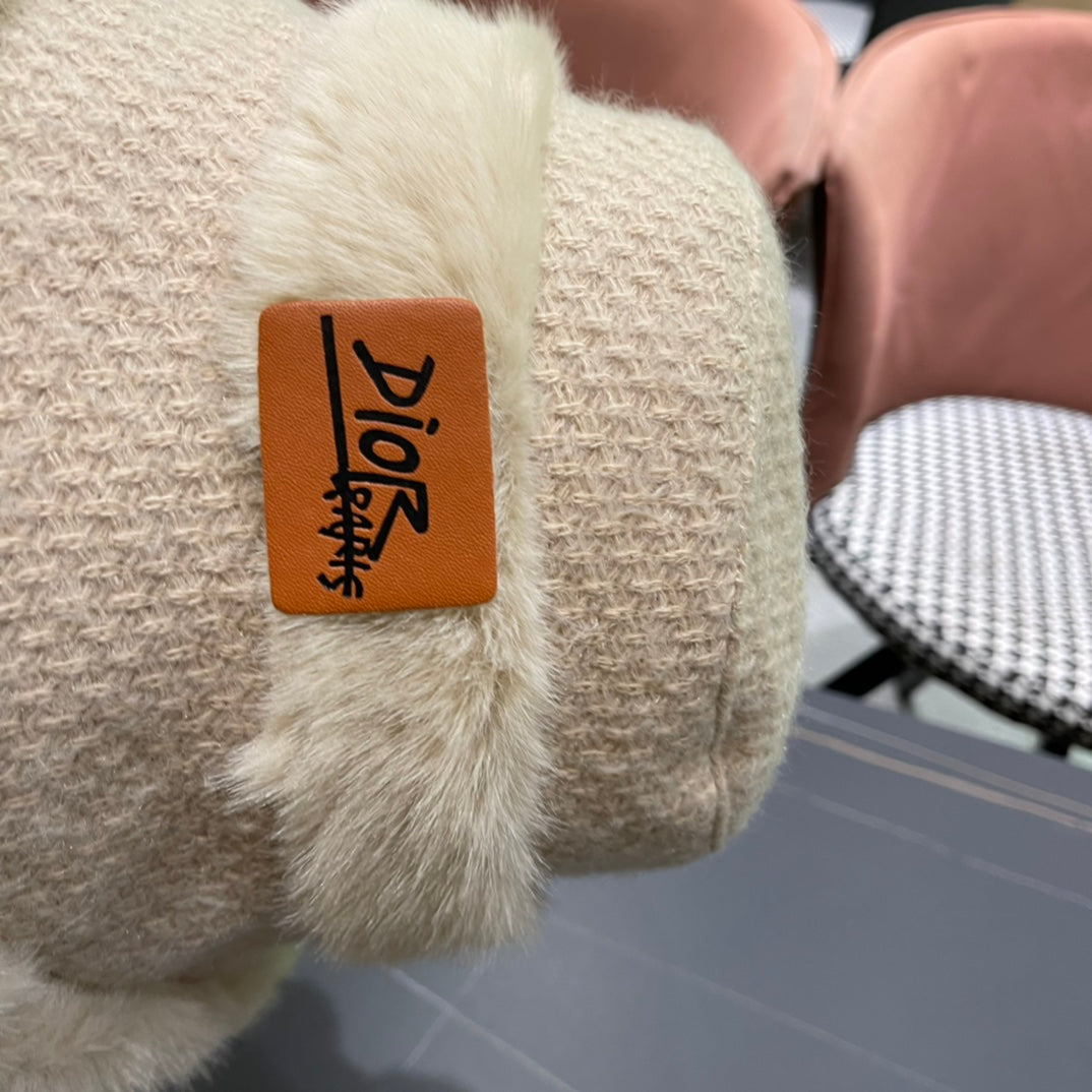 KNITTED BUCKET HAT IN BEIGE FABRIC AND RABBIT FUR 431200