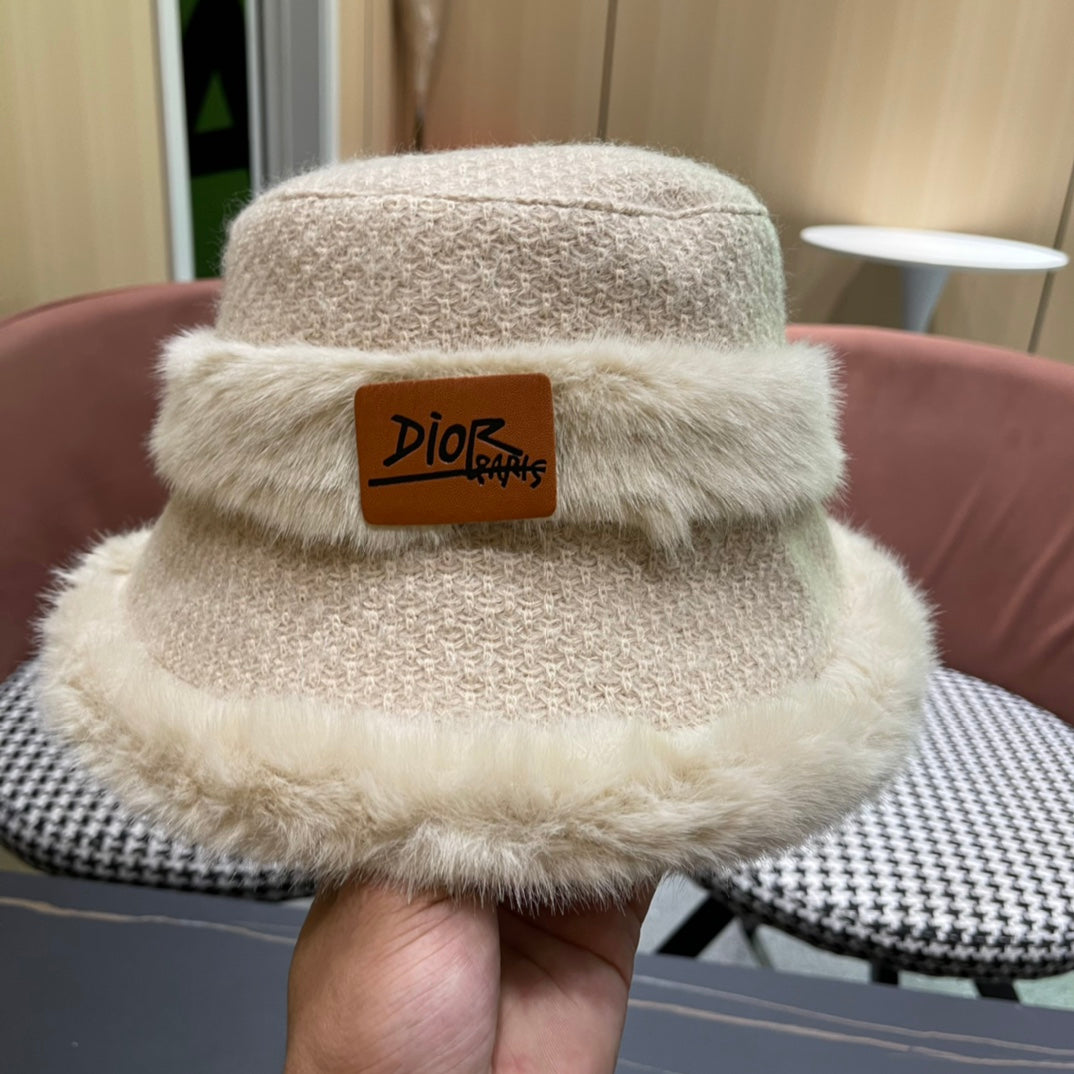KNITTED BUCKET HAT IN BEIGE FABRIC AND RABBIT FUR 431200