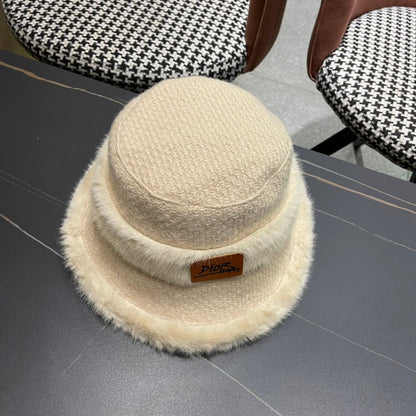 KNITTED BUCKET HAT IN BEIGE FABRIC AND RABBIT FUR 431200