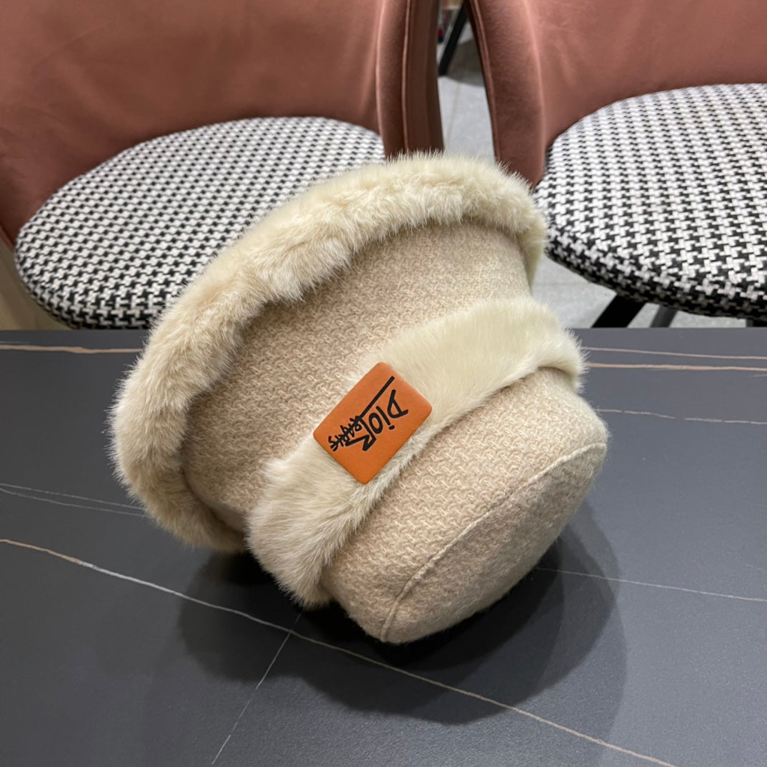 KNITTED BUCKET HAT IN BEIGE FABRIC AND RABBIT FUR 431200