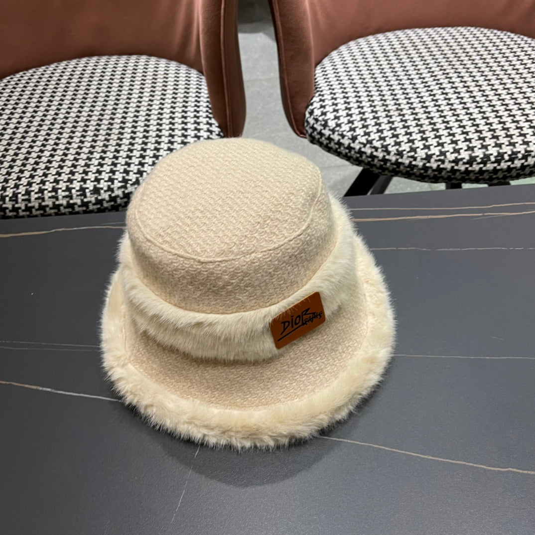 KNITTED BUCKET HAT IN BEIGE FABRIC AND RABBIT FUR 431200