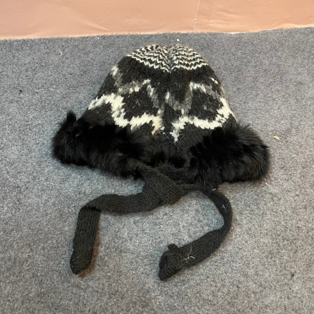 KNITTED WOOL HAT COLORFUL 436580