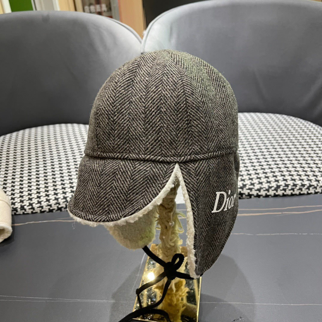 KNITTED TRAPPER HAT IN GRAY WOOL 439525