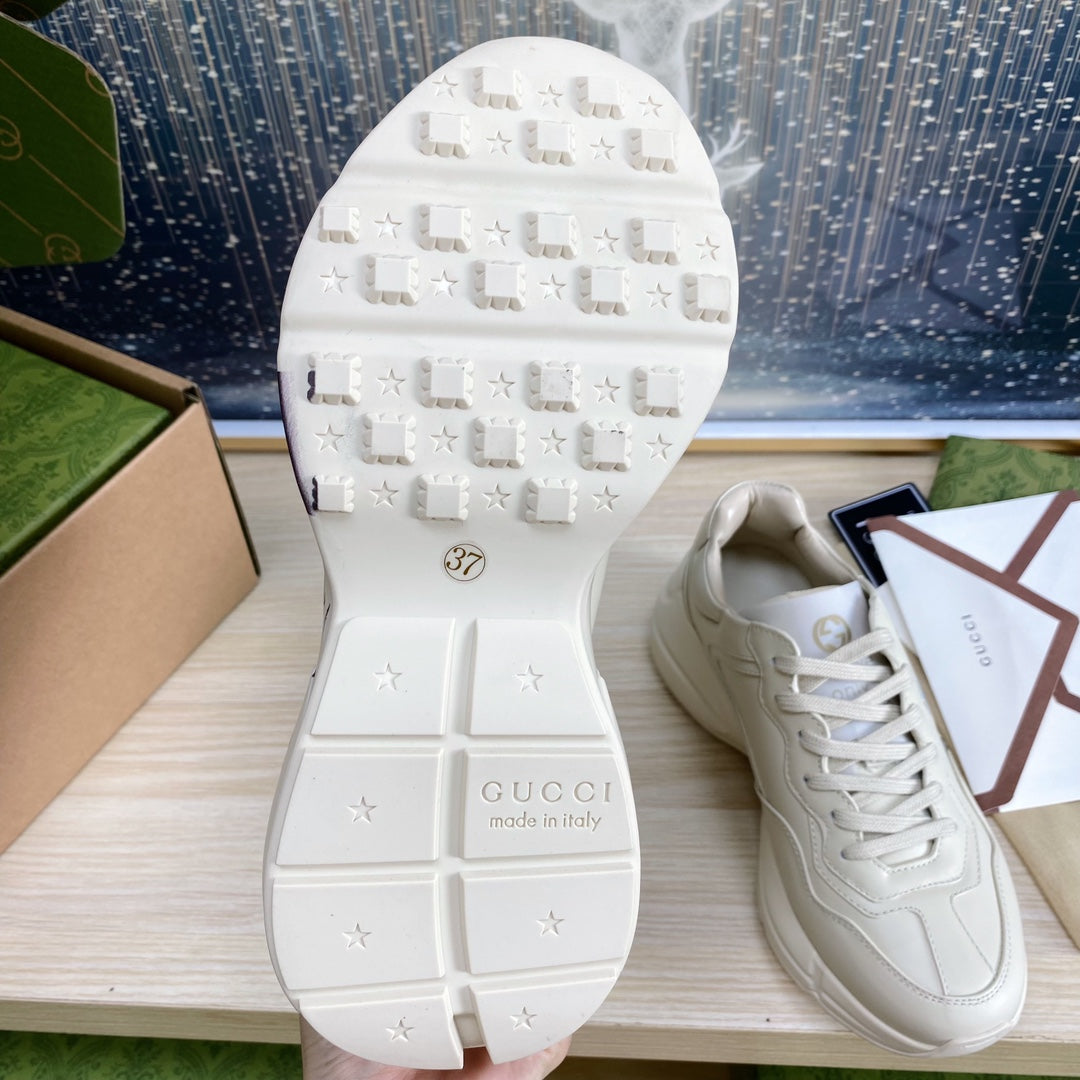 GG COUPLE TRAINER WHITE CALFSKIN WITH DONALD DUCK ICON