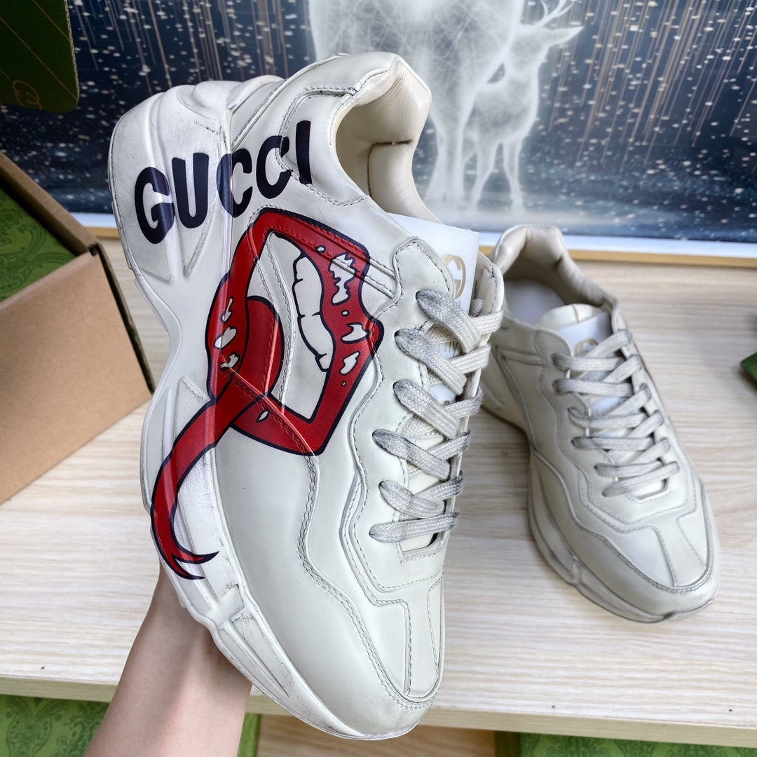 GG COUPLE TRAINER WHITE CALFSKIN WITH LIP ICON