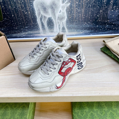 GG COUPLE TRAINER WHITE CALFSKIN WITH LIP ICON