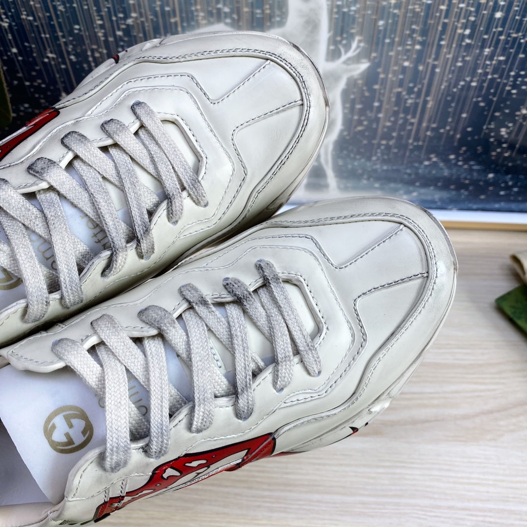 GG COUPLE TRAINER WHITE CALFSKIN WITH LIP ICON