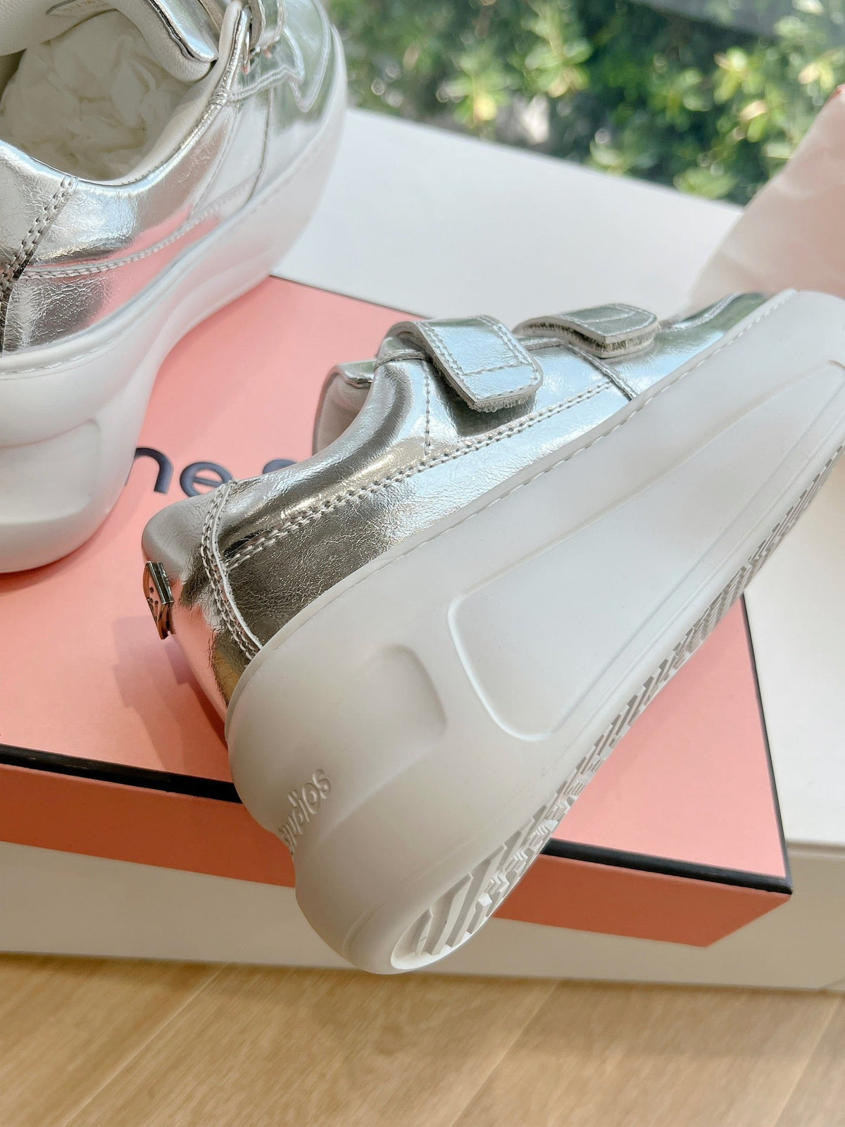 ACNE STUDIO SNEAKER IN SILVER LAMBSKIN