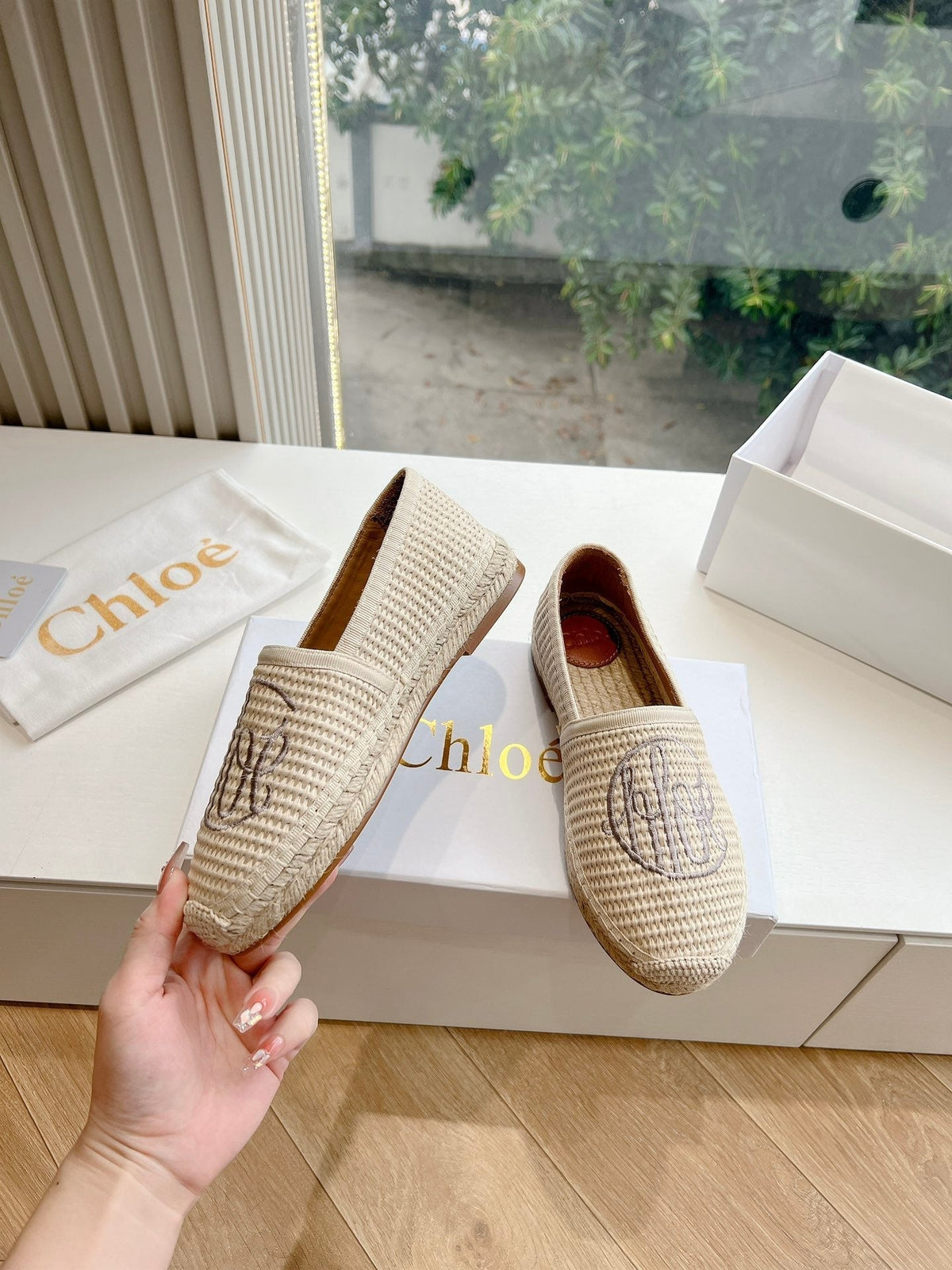 WOVEN LOAFER IN BEIGE RAFFIA