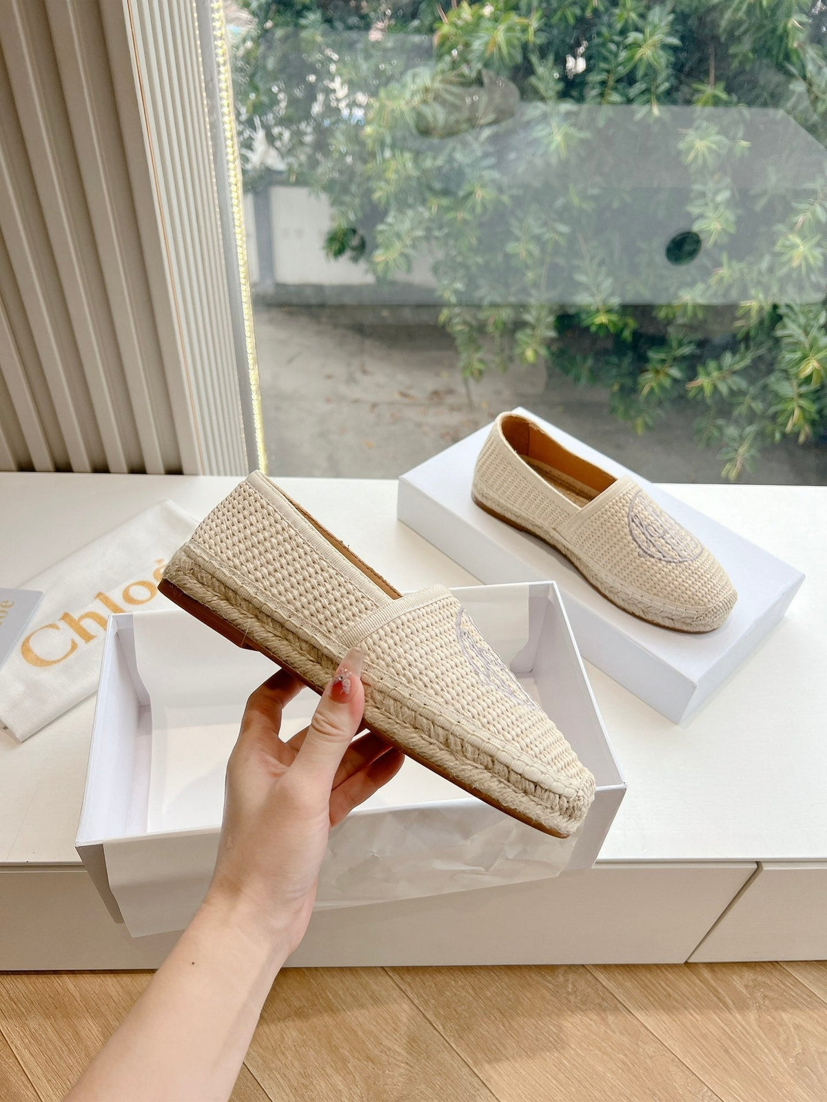 WOVEN LOAFER IN BEIGE RAFFIA