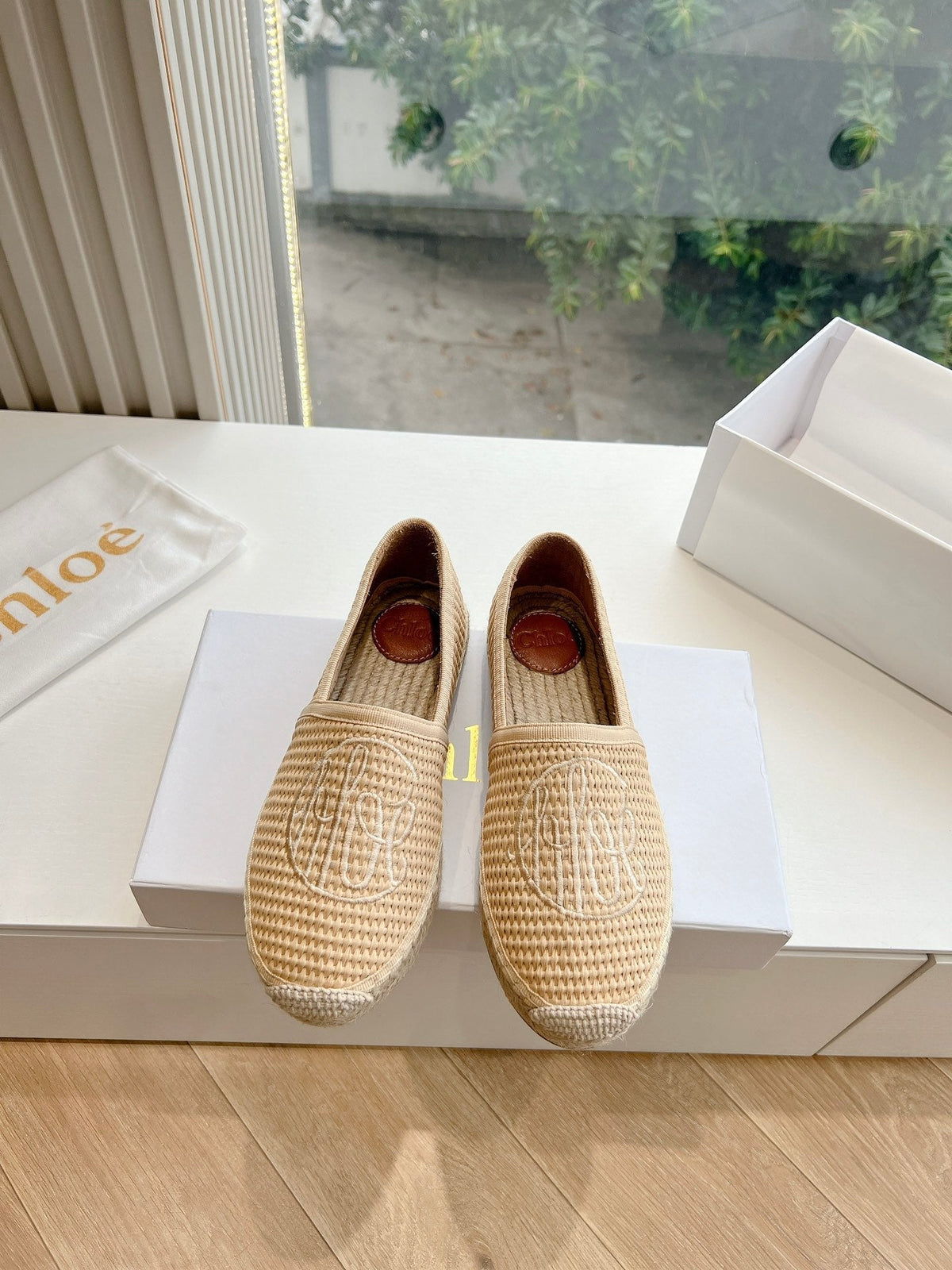 WOVEN LOAFER IN TAN BEIGE RAFFIA