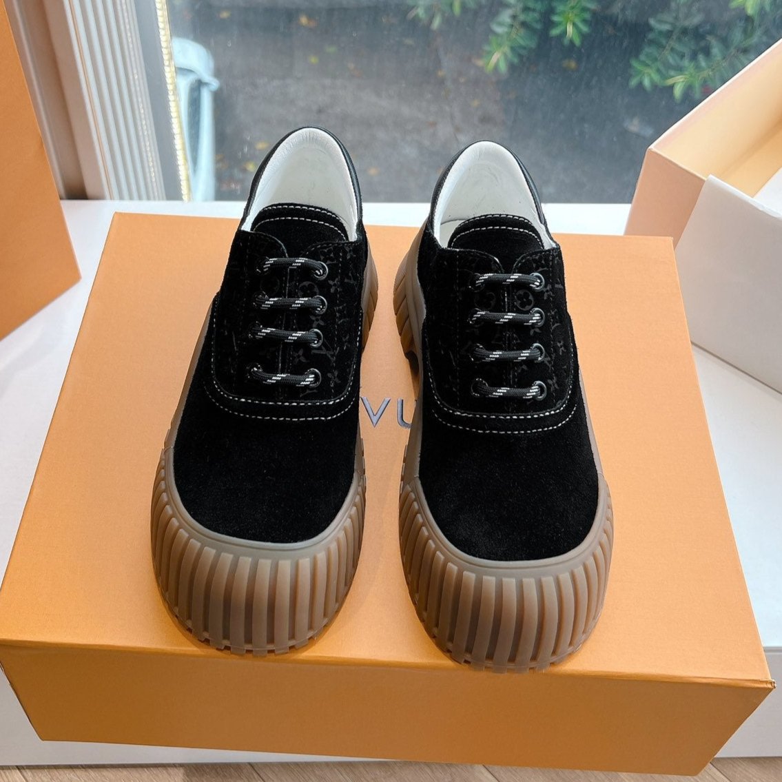 LV ARCHLIGHT SKATE SNEAKER IN BLACK EMBOSSED SUEDE