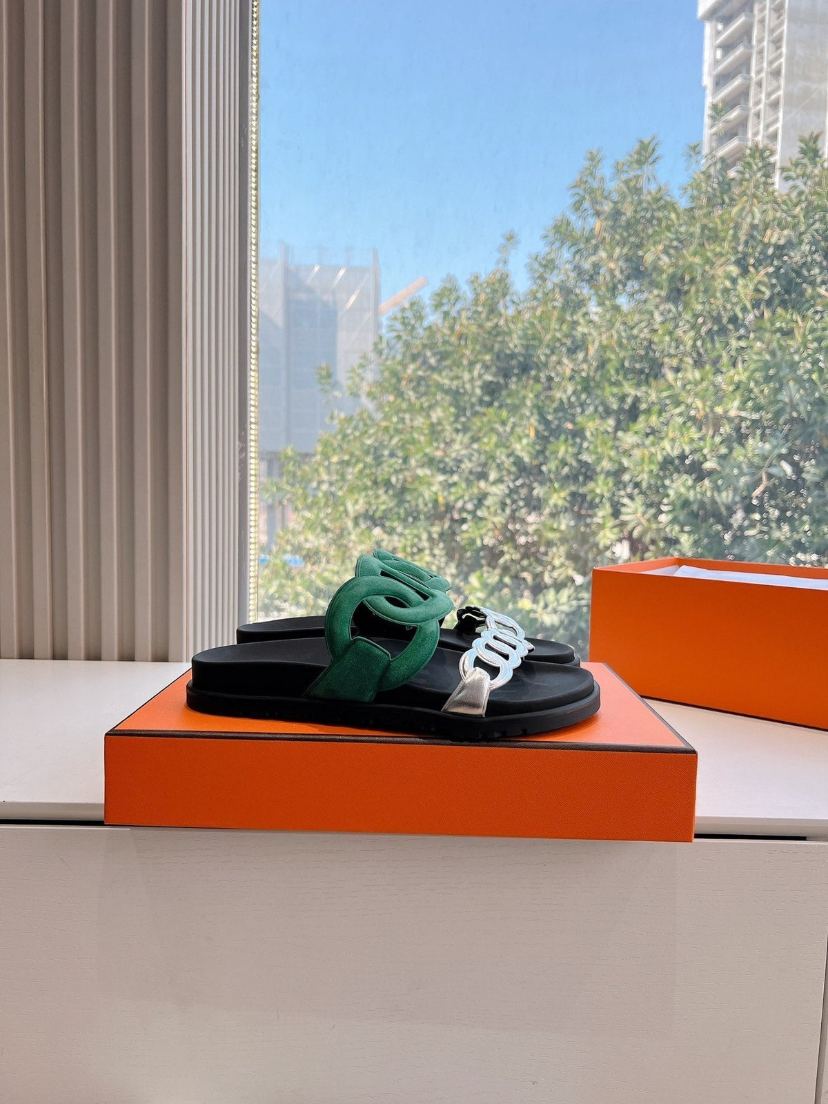 EXTRA SANDAL IN MEDIUM GREEN MIX SILVER CALFSKIN