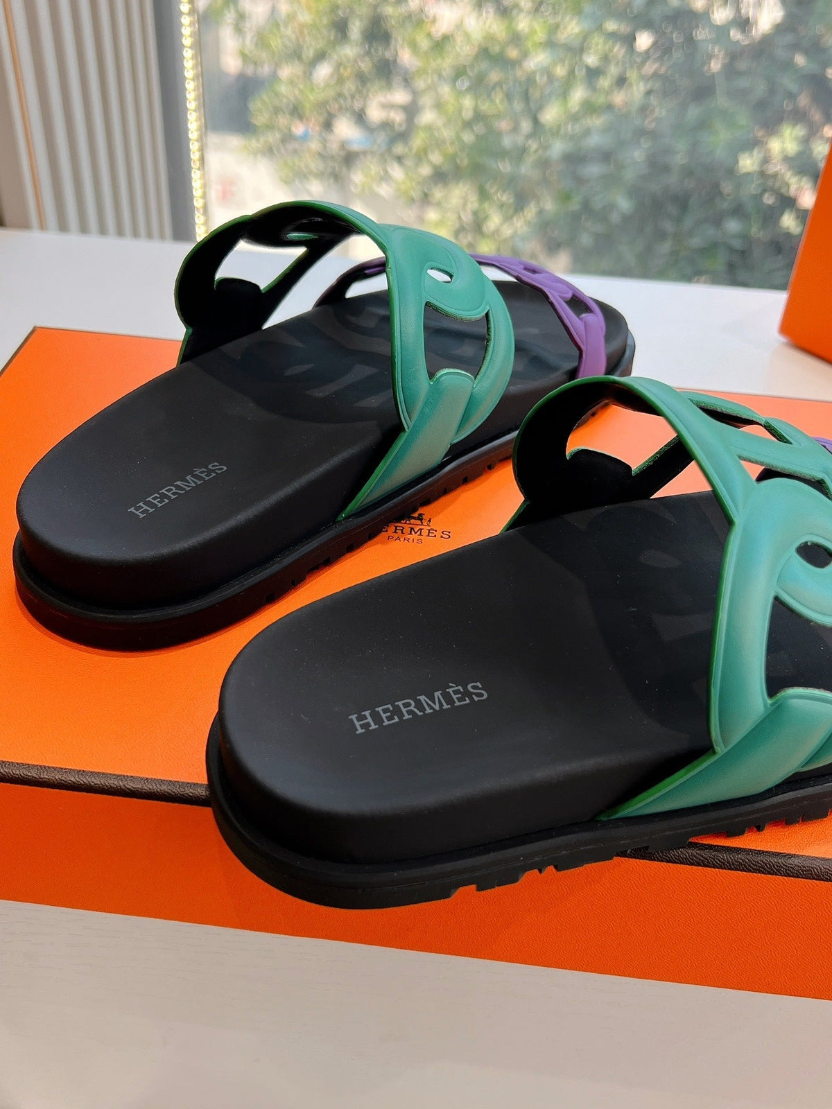 EXTRA SANDAL IN MEDIUM GREEN MIX VIOLET PURPLE CALFSKIN