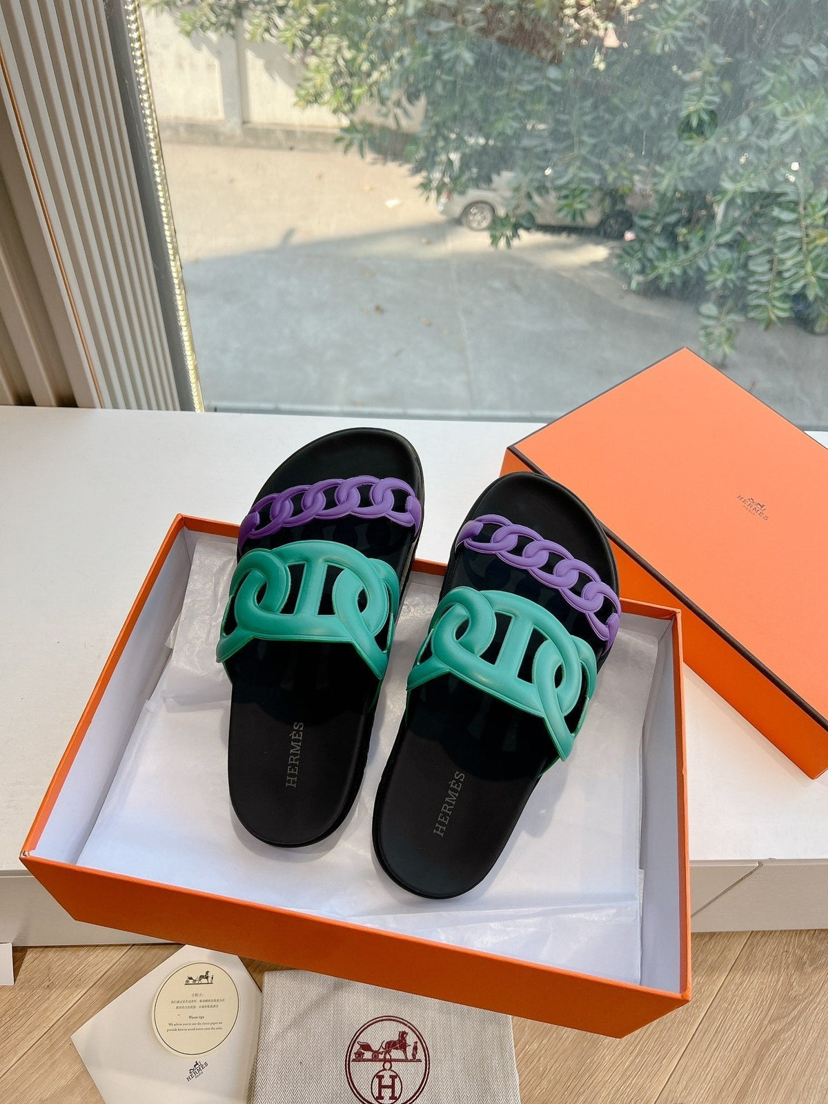 EXTRA SANDAL IN MEDIUM GREEN MIX VIOLET PURPLE CALFSKIN