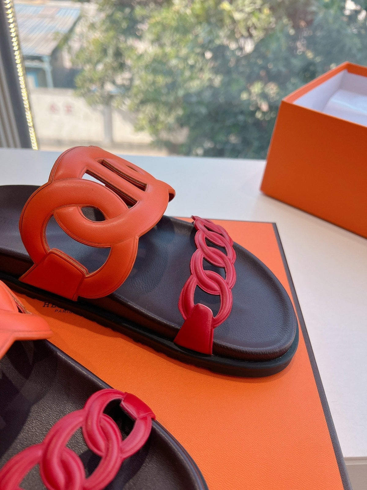 EXTRA SANDAL IN CHERRY RED MIX FIRE ORANGE CALFSKIN