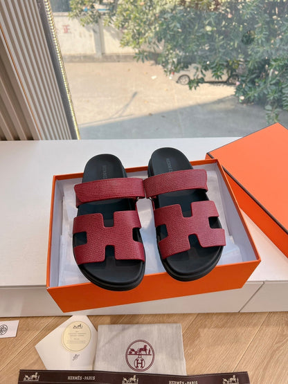 CHYPRE SANDAL IN CURRANT RED SHINY GRAINED CALFSKIN