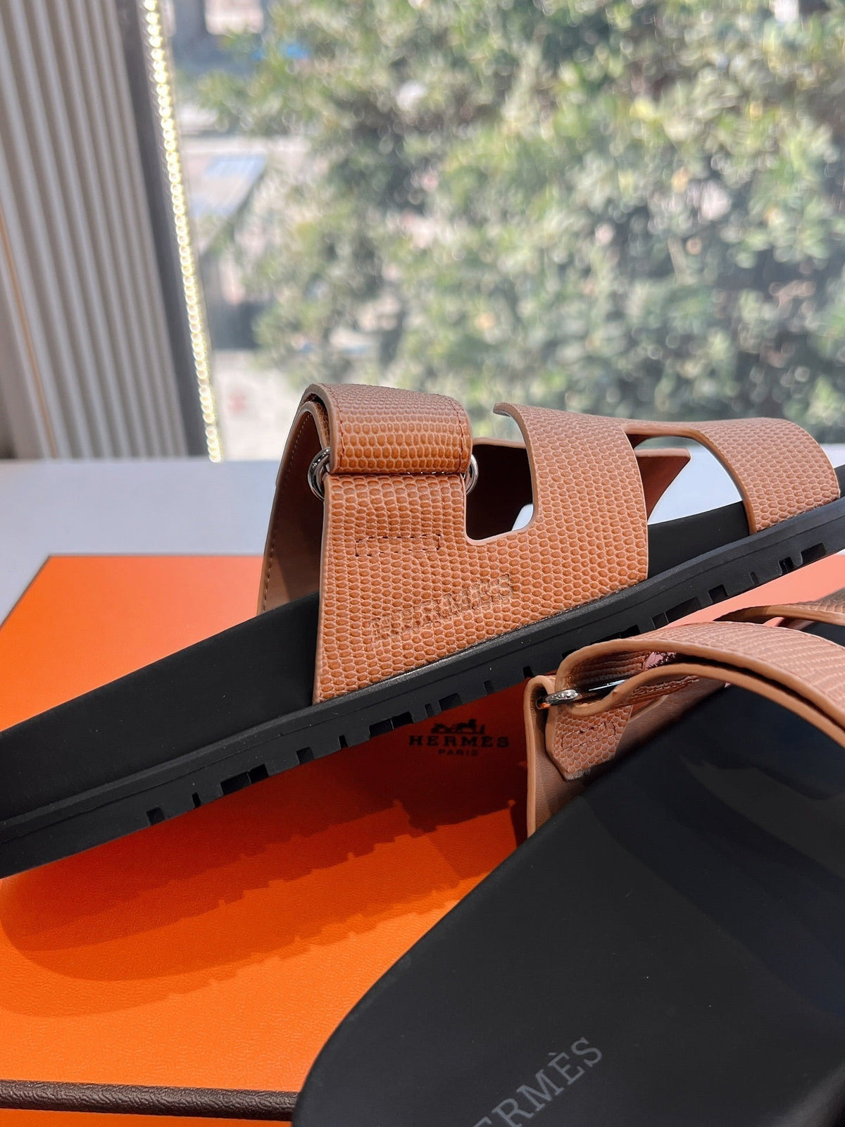 CHYPRE SANDAL IN CIDER BROWN SHINY GRAINED CALFSKIN