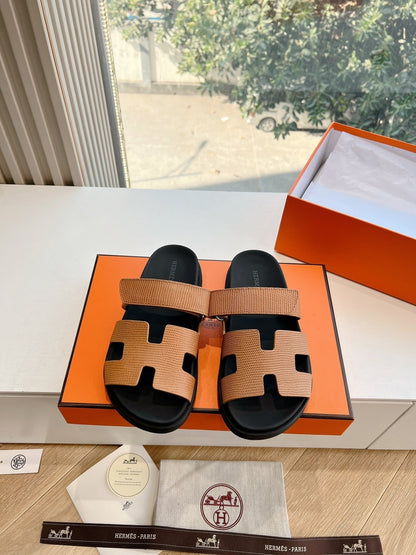 CHYPRE SANDAL IN CIDER BROWN SHINY GRAINED CALFSKIN