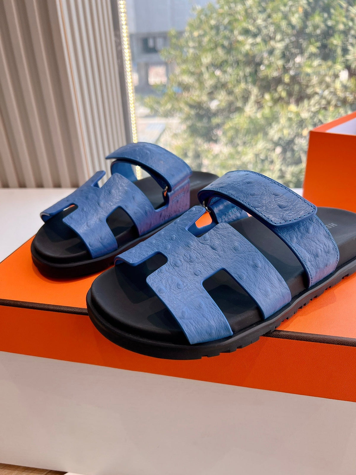 CHYPRE SANDAL IN COBALT BLUE GRAINED CALFSKIN