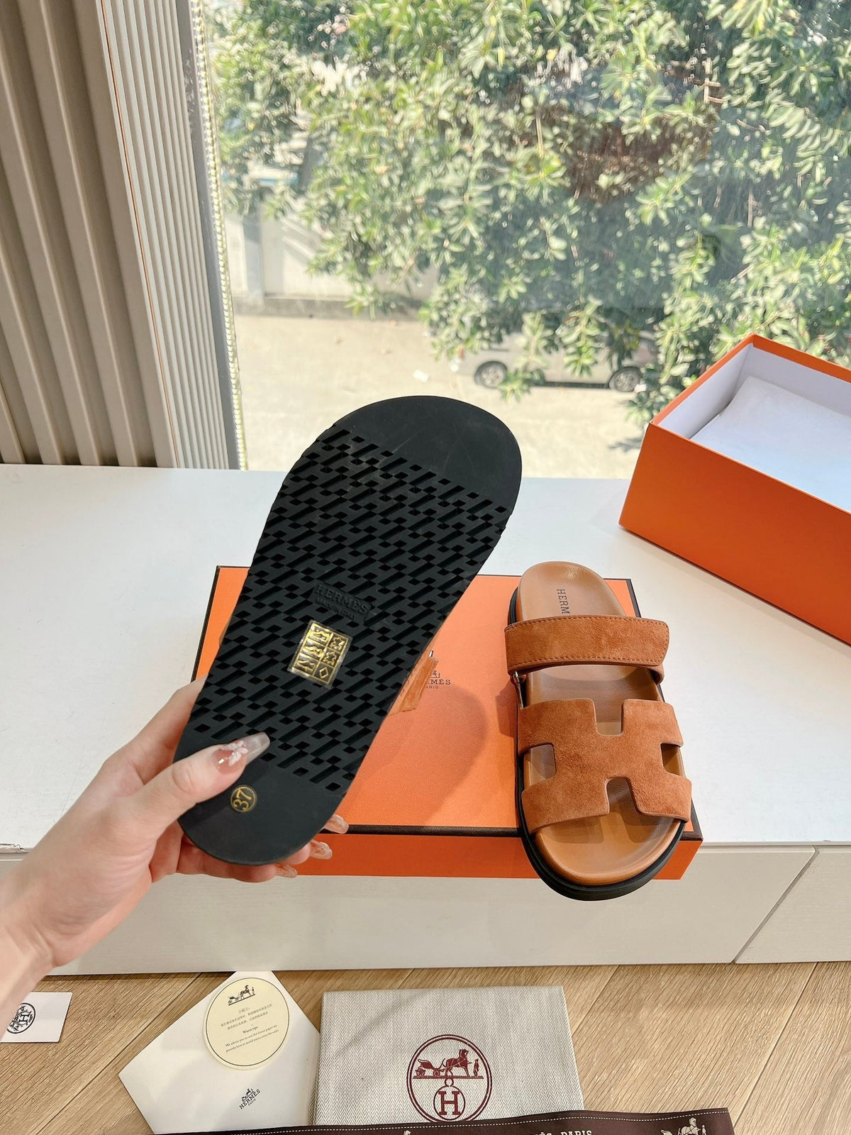 CHYPRE SANDAL IN VIVID ORANGE SUEDE