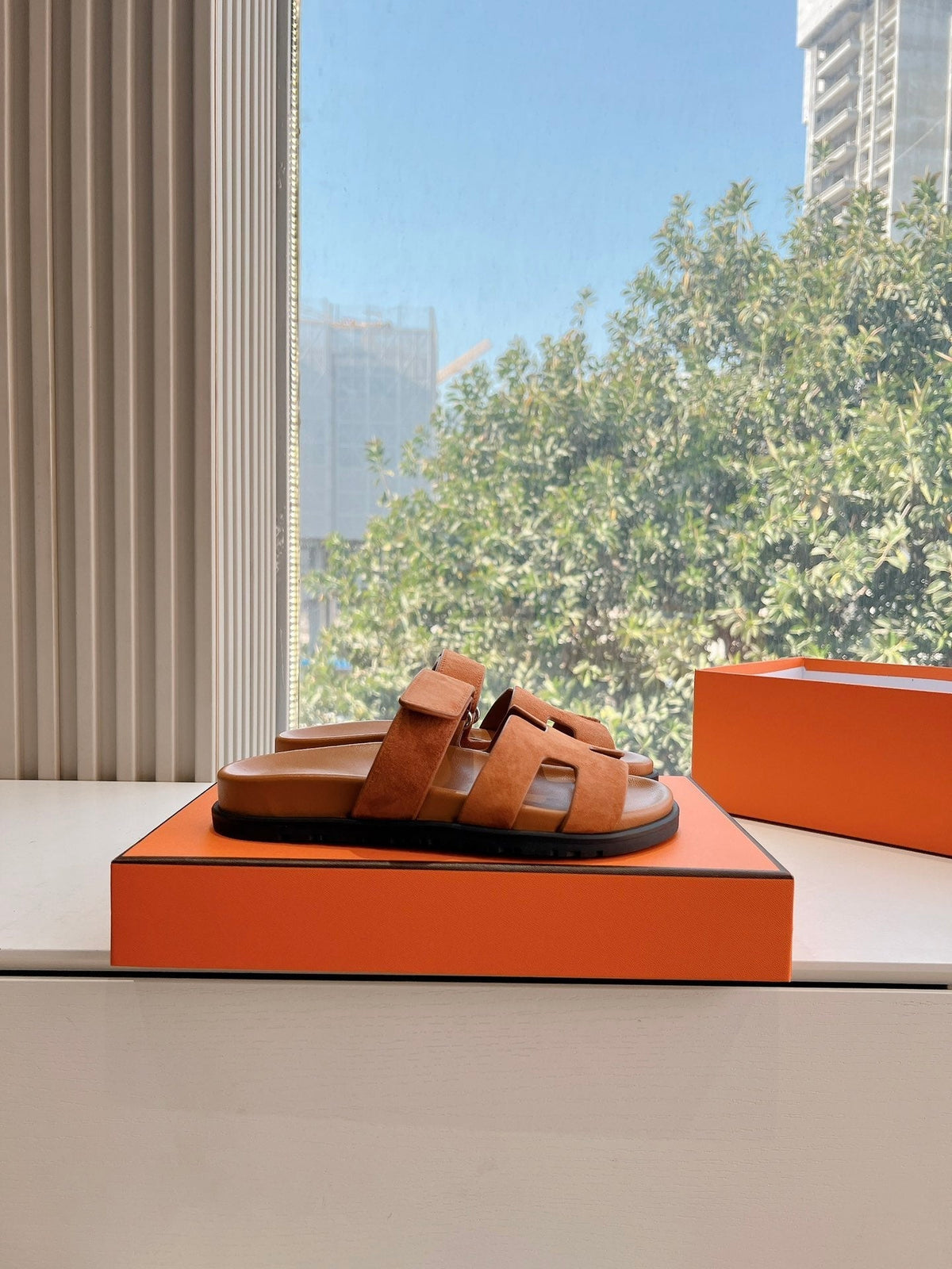 CHYPRE SANDAL IN VIVID ORANGE SUEDE