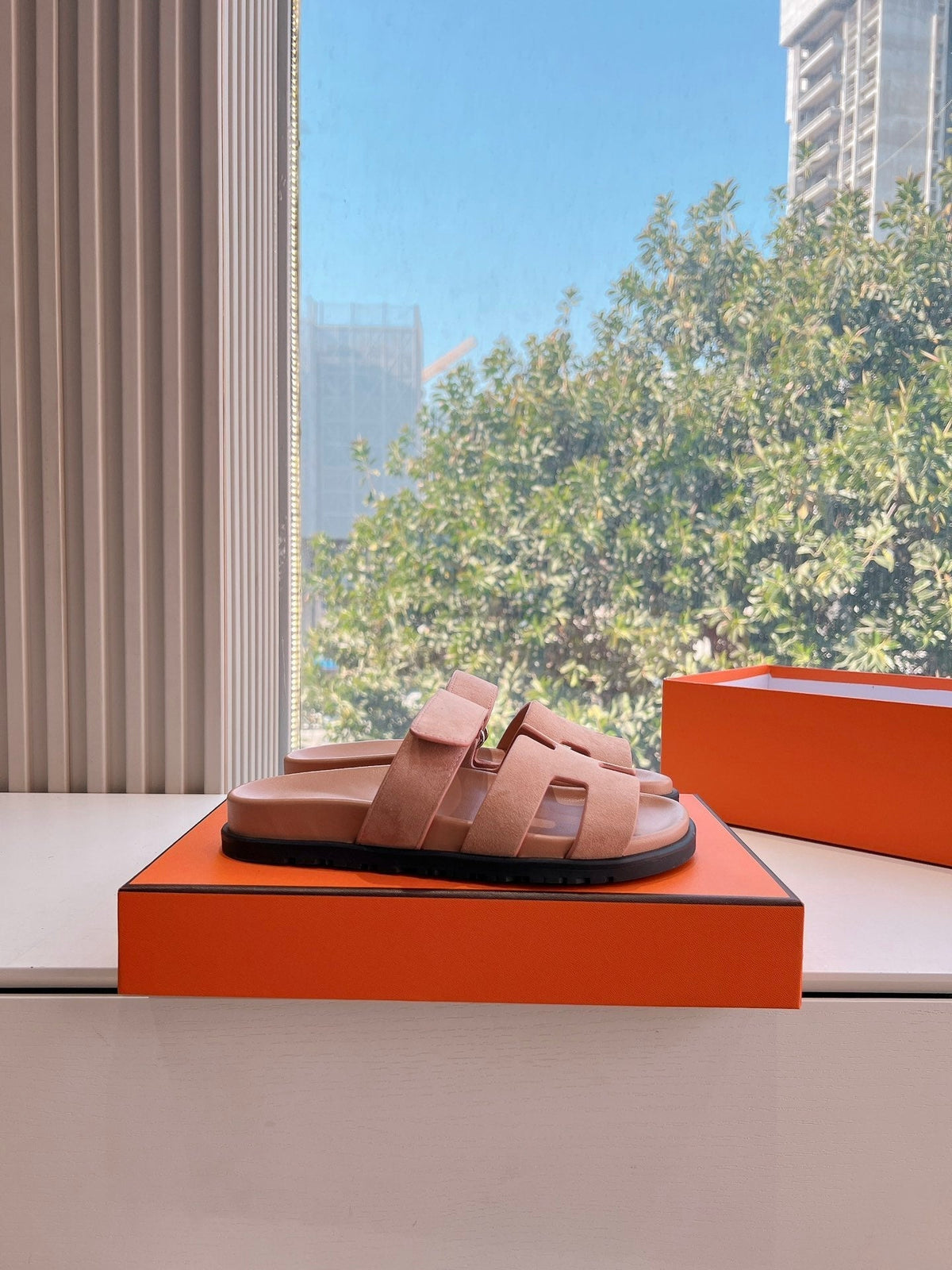 CHYPRE SANDAL IN ROSE PINK SUEDE