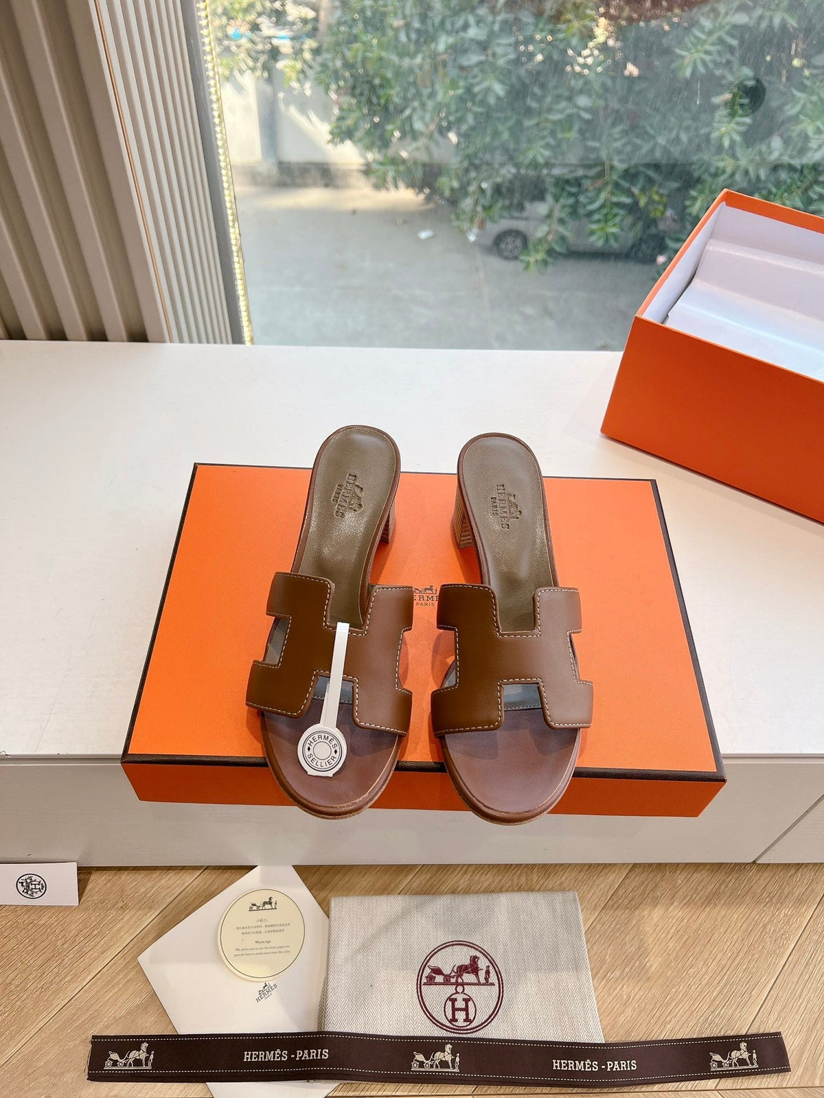 0ASIS SANDAL IN CHOCOLATE BROWN CALFSKIN