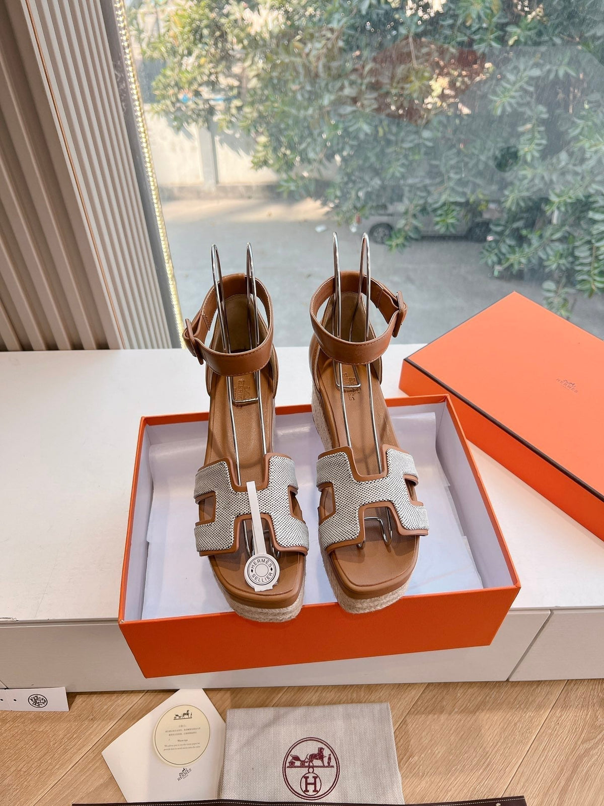 ELDA ESPADRILLE IN WHITE FABRIC AND BRONZE BROWN CALFSKIN