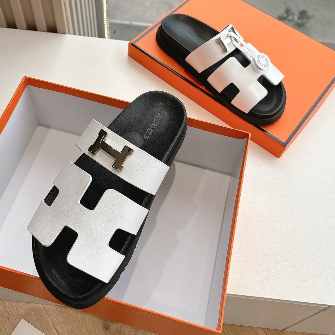 CHYPRE SANDAL IN WHITE CALFSKIN
