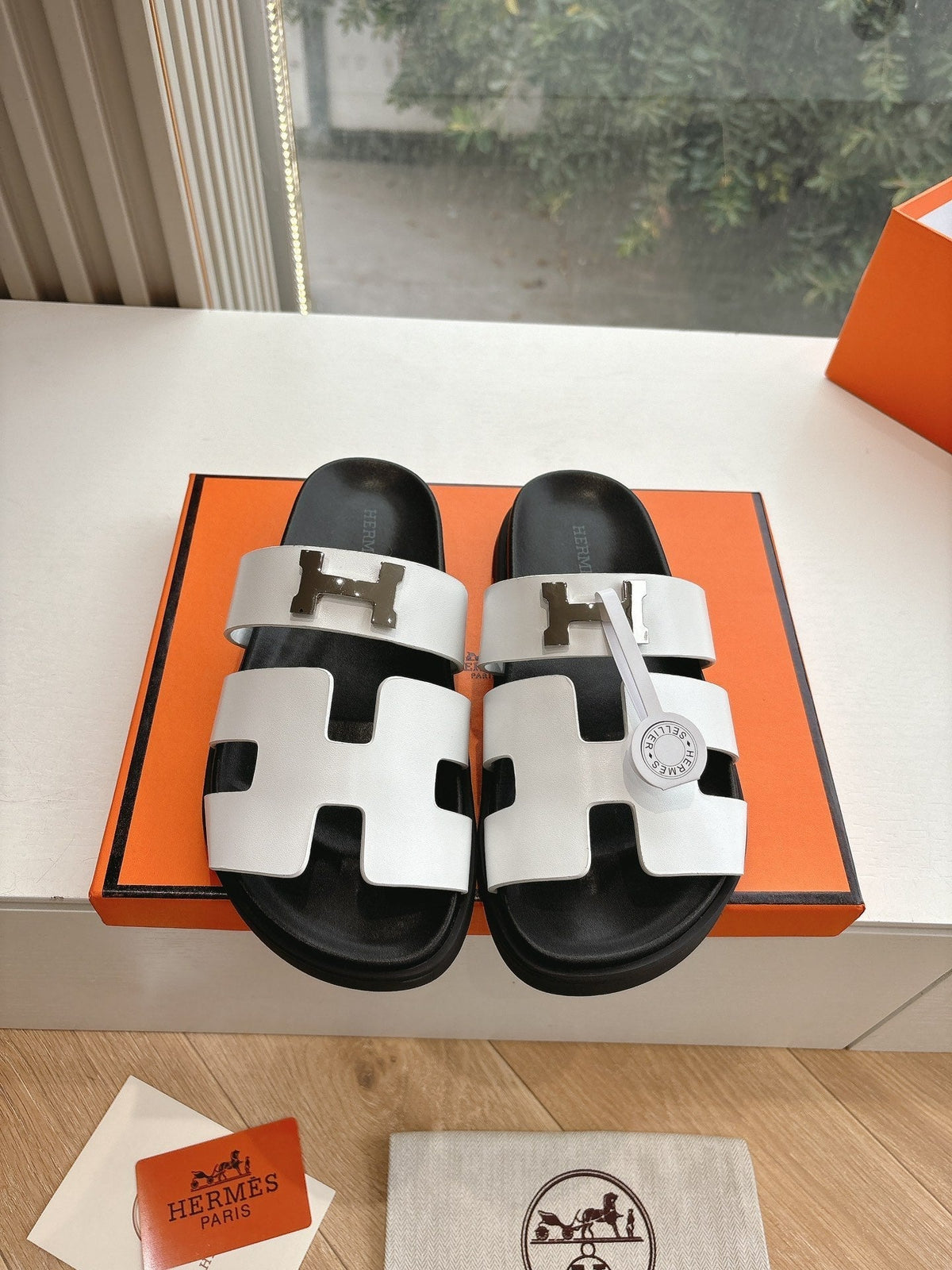 CHYPRE SANDAL IN WHITE CALFSKIN
