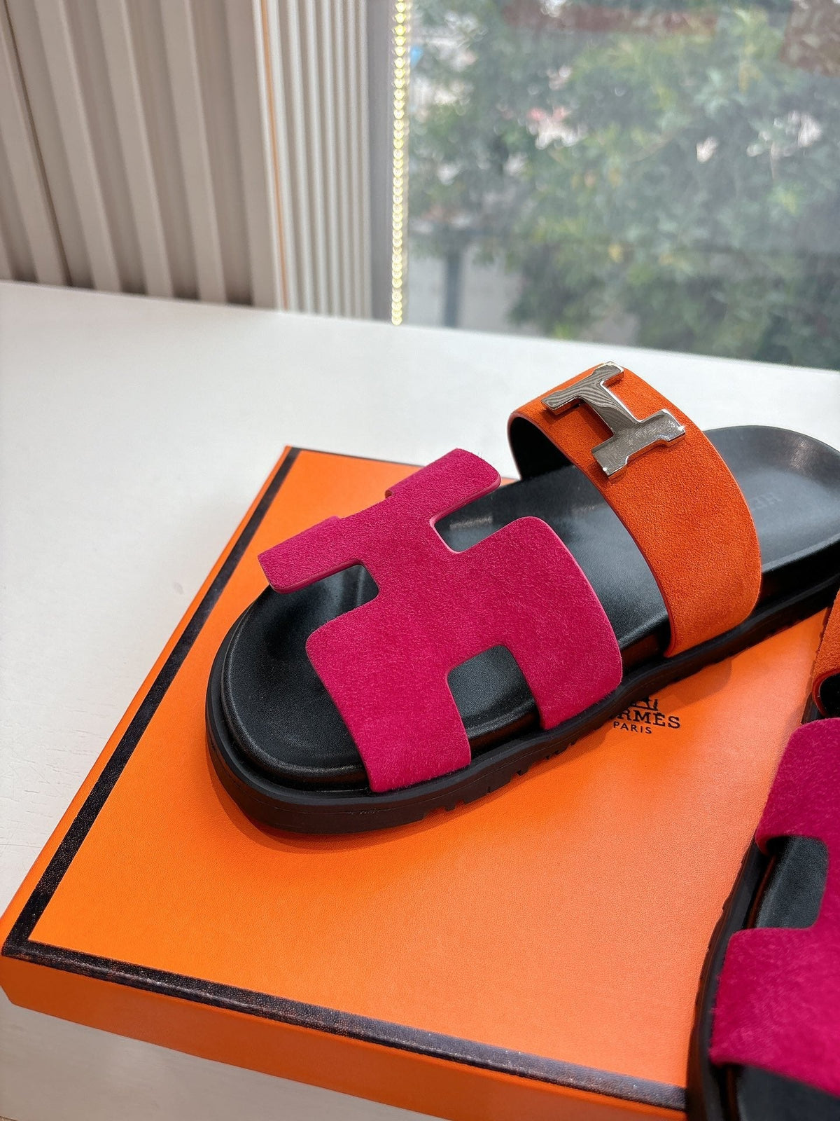 CHYPRE SANDAL IN DARK PINK MIX ORANGE SUEDE